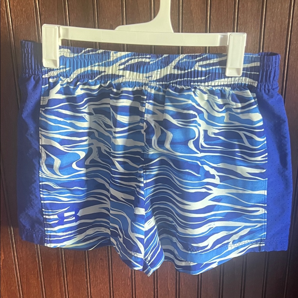Girls Under Armour Blue and White Wave-Print Shorts